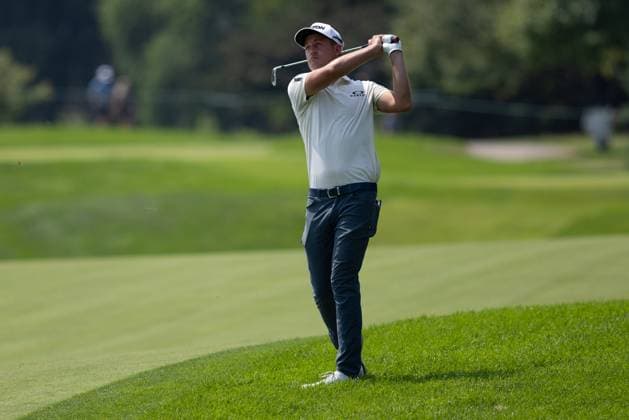 BLAINE, MN - JULY 27: Andrew Putnam hits a shot from the rough on the second hole during the third round of the 3M Open at TPC Twin Cities on July 27, 2024 in Blaine, Minnesota. (Photo by Bailey Hillesheim Icon Sportswire) GOLF: JUL 27 PGA, Golf Herren 3M Open Round 3 EDITORIAL USE ONLY Icon2407270283