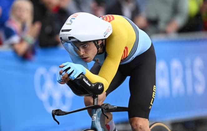 (240727) -- PARIS, July 27, 2024 -- Wout Van Aert of Belgium competes during the cycling road men s individual time trial of the Paris 2024 Olympic Games, Olympische Spiele, Olympia, OS in Paris, France, July 27, 2024. ) (PARIS2024)FRANCE-PARIS-OLY-CYCLING ROAD HuxHuhu 
