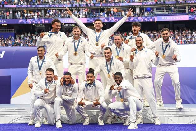 Sport Themen der Woche KW30 Sport Bilder des Tages Antoine Dupont (France), Celebration of French Team, Mens Rugby Sevens, France vs Fiji, Final during the Olympic Games, Olympische Spiele, Olympia, OS Paris 2024 JO 2024 : RUGBY A SEPT - France vs Fidji - Finale - Jeux Olympiques 2024 - Paris2024 - Paris - 27 07 2024 DPPI Panoramic 