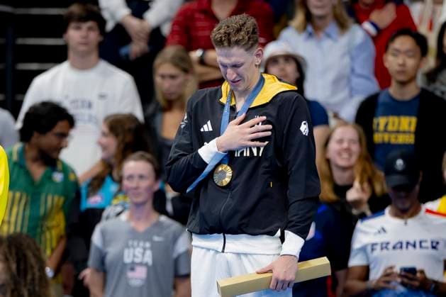 Lukas Maertens, GER at the award ceremony FRA, Olympic Games Paris 2024, Swimming Finals Day1, 27 07 2024 FRA, Olympic Games Paris 2024, Swimming Finals Day1, 27 07 2024 Paris Copyright: xEibner-Pressefoto JoxKleindlx EP_JKL