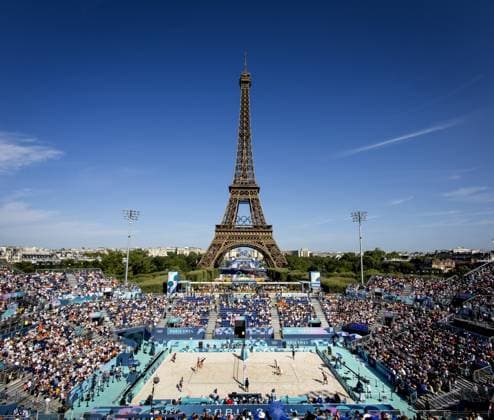PARIS - Steven van de Velde and Matthew Immers in action against Alex Ranghieri and Adrian Ignacio Carambula Raurich during the men s Beach volleyball, Beachvolleyball group match between the Netherlands and Italy during the Olympic Games, Olympische Spiele, Olympia, OS in France. ANP KOEN VAN WEEL xVIxANPxSportx xxANPxIVx 504424500 originalFilename: 504424500.jpg