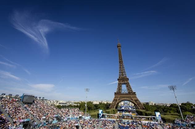 PARIS - Audience during the men s Beach volleyball, Beachvolleyball group match between the Netherlands and Italy during the Olympic Games, Olympische Spiele, Olympia, OS in France. ANP KOEN VAN WEEL xVIxANPxSportx xxANPxIVx 504424655 originalFilename: 504424655.jpg