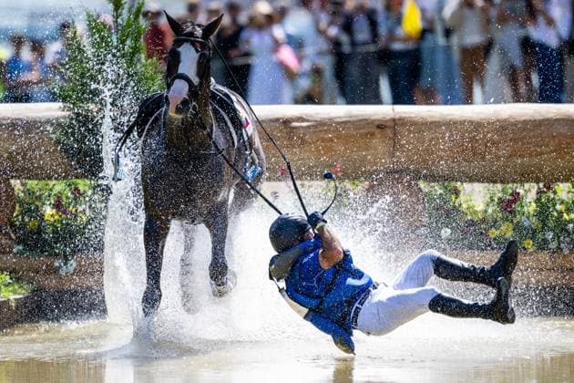 Bilder des Jahres 2024, Sport 07 Juli Sport Themen der Woche KW30 Sport Bilder des Tages 240728 Ronald Zabala G of Ecuador with horse Forever Young Wundermaske competes in equestrian eventing cross country team and individual during day 2 of the Paris 2024 Olympic Games, Olympische Spiele, Olympia, OS on July 28, 2024 in Paris. Photo: Maxim Thore BILDBYRAN kod MT MT0628 ridsport equestrian olympic games olympics os ol olympiska spel olympiske leker paris 2024 paris-os paris-ol 2 bbeng fälttävlan individuellt team lag *** 240728 Ronald Zabala G of Ecuador with horse Forever Young Wundermaske competes in equestrian eventing cross country team and individual during day 2 of the Paris 2024 Olympic Games on July 28, 2024 in Paris Photo Maxim Thore BILDBYRAN kod MT MT0628 ridsport equestrian olympic games olympics os ol olympiska spelen olympiske leker paris 2024 paris os paris ol 2 bbeng fälttävlan individuell team lag  Copyright: MAXIMxTHORE BB240728MT019