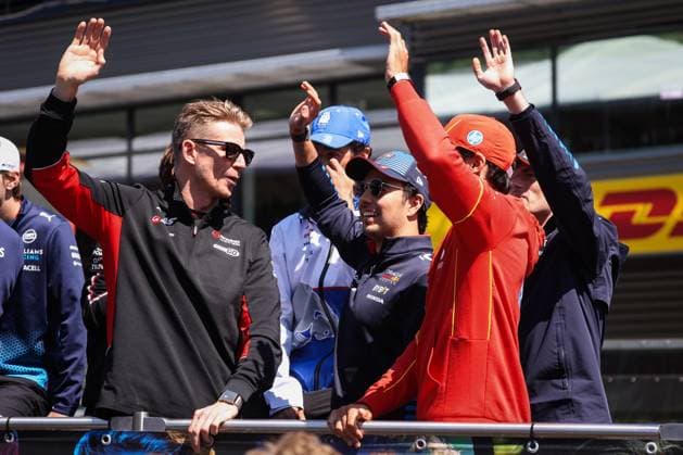 HULKENBERG Nico (ger), Haas F1 Team VF-24 Ferrari, PEREZ Sergio (mex), Red Bull Racing RB20, portrait during the Formula 1 Rolex Belgian Grand Prix 2024, 14th round of the 2024 Formula One World Championship, WM, Weltmeisterschaft from July 26 to 28, 2024 on the Circuit de Spa-Francorchamps, in Stavelot, Belgium - F1 - BELGIAN GRAND PRIX 2024 DPPI Panoramic  240728_R14_BELGIO_DP_AV6_3387