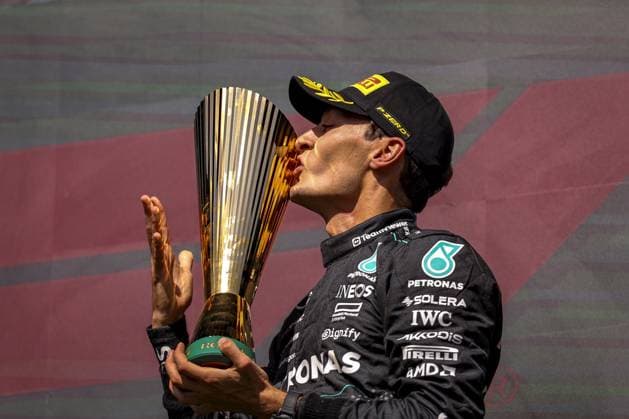 Sport Bilder des Tages RUSSELL George (gbr), Mercedes AMG F1 Team W15, portrait, podium during the Formula 1 Rolex Belgian Grand Prix 2024, 14th round of the 2024 Formula One World Championship, WM, Weltmeisterschaft from July 26 to 28, 2024 on the Circuit de Spa-Francorchamps, in Stavelot, Belgium - F1 - BELGIAN GRAND PRIX 2024 DPPI Panoramic  240728_R14_BELGIO_DP_JFR63009