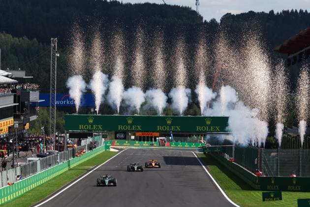 63 RUSSELL George (gbr), Mercedes AMG F1 Team W15, 44 HAMILTON Lewis (gbr), Mercedes AMG F1 Team W15, 81 PIASTRI Oscar (aus), McLaren F1 Team MCL38, action, during the Formula 1 Rolex Belgian Grand Prix 2024, 14th round of the 2024 Formula One World Championship, WM, Weltmeisterschaft from July 26 to 28, 2024 on the Circuit de Spa-Francorchamps, in Stavelot, Belgium - F1 - BELGIAN GRAND PRIX 2024 DPPI Panoramic F12024GP14BEL-HZ_66512180