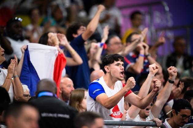 28 07 2024, Paris, Arena Paris South Volleyball, Olympic Games, Preliminary round, France FRA vs Serbia SRB Feature Spectators Fans France