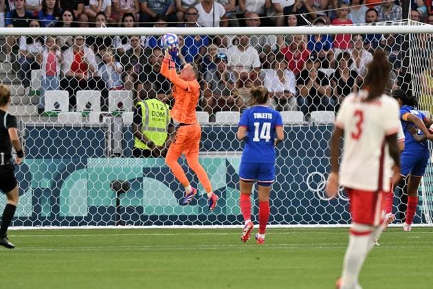 Pauline Peyraud-Magnin (France), women football, Argentina vs Morocco , Women preliminary round during the Olympic Games, Olympische Spiele, Olympia, OS Paris 2024 JO 2024 : FOOTBALL FEMININ - France vs Canada - Jeux Olympiques 2024 - Paris2024 - Saint-Etienne - 28 07 2024 DPPI Panoramic 