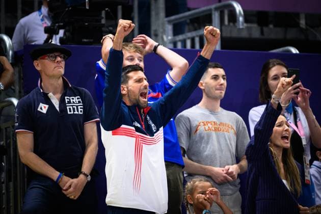 28 07 2024, Paris, Arena Paris South Volleyball, Olympic Games, Preliminary round, France FRA vs Serbia SRB Cheering tennis player tennis star Novak Djokovic winning the set Serbia