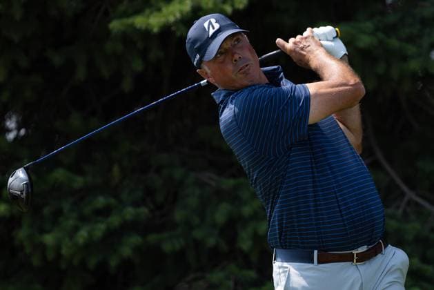 BLAINE, MN - JULY 28: Matt Kuchar hits a tee shot on the second hole during the final round of the 3M Open at TPC Twin Cities on July 28, 2024 in Blaine, Minnesota. (Photo by Bailey Hillesheim Icon Sportswire) GOLF: JUL 28 PGA, Golf Herren 3M Open EDITORIAL USE ONLY Icon2407280173