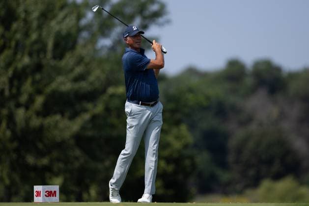 BLAINE, MN - JULY 28: Matt Kuchar hits a tee shot on the third hole during the final round of the 3M Open at TPC Twin Cities on July 28, 2024 in Blaine, Minnesota. (Photo by Bailey Hillesheim Icon Sportswire) GOLF: JUL 28 PGA, Golf Herren 3M Open EDITORIAL USE ONLY Icon2407280273