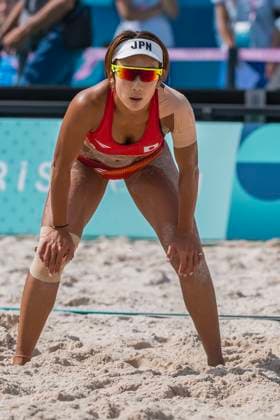 July 28, 2024, Paris, Ile de France, France: MIKI ISHII (JPN) (2) prepares to receive a serve against Team Brazil (BRA) during the Preliminary Phase - Pool E Women s Beach volleyball, Beachvolleyball at the Stade Tour Eiffel stadium during the 2024 Paris Summer Olympics in Paris, France. Paris France - ZUMAa161 20240728_oly_a161_038 Copyright: xWalterxArcex