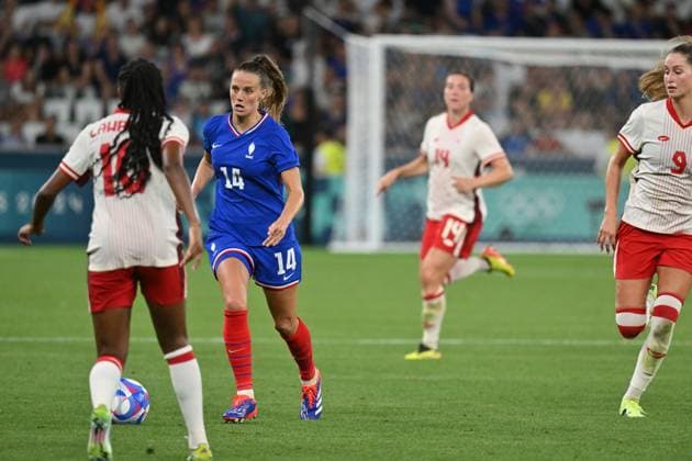 Paris 2024, Fußball, Frauen, Frankreich - Kanada Sandie Toletti (France) women football, Argentina vs Morocco , Women preliminary round during the Olympic Games, Olympische Spiele, Olympia, OS Paris 2024 JO 2024 : FOOTBALL FEMININ - France vs Canada - Jeux Olympiques 2024 - Paris2024 - Saint-Etienne - 28 07 2024 DPPI Panoramic 