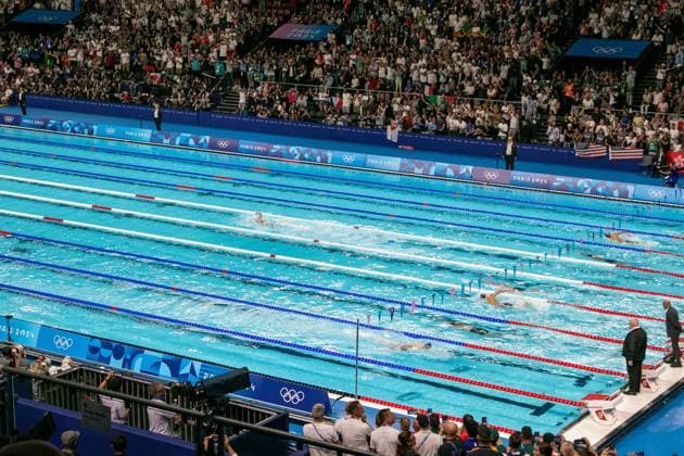 Bilder des Jahres 2024, Sport 07 Juli Sport Themen der Woche KW30 Sport Bilder des Tages July 28, 2024, Paris, Ile de France, France: Swimmer LEON MARCHAND, FRANCE, is ahead at the Swimming 400M Men s Individual Medley final at the Paris La Defense Arena during the 2024 Paris Summer Olympics. Marchand would win Gold and set a World Record 4:02.95. Paris France - ZUMAa19_ 20240728_oly_a19_007 Copyright: xAngelxAdamsx