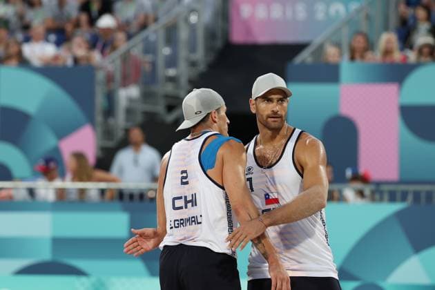 (240728) -- PARIS, July 28, 2024 -- Marco Grimalt Esteban Grimalt (L) of Chile react during the men s pool B Beach volleyball, Beachvolleyball match between Norway and Chile at the Paris 2024 Olympic Games, Olympische Spiele, Olympia, OS in Paris, France, on July 28, 2024. ) (PARIS2024)FRANCE-PARIS-OLY-BEACH VOLLEYBALL HuangxZongzhi 