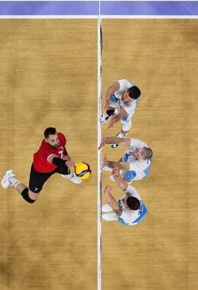 Paris 2024, Volleyball, Männer, Kanada - Slowenien (240728) -- PARIS, July 28, 2024 -- Stephen Timothy Maar of Canada (L) spikes during the men s preliminary round pool A match of volleyball between Canada and Slovenia in Paris, France, July 28, 2024. ) (PARIS2024)FRANCE-PARIS-OLY-VOLLEYBALL ChenxYichen 
