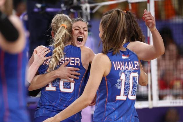PARIS, 29-07-2024, Paris 2024 Olympic Games, Olympische Spiele, Olympia, OS Paris South Arena, Volleyball women, Netherlands - Turkey, Happy faces at the Dutch Volleyball Women s Team France: Olympic Games - Volleyball women Netherlands - Turkey (Paris 2024)  x25875732x Copyright: