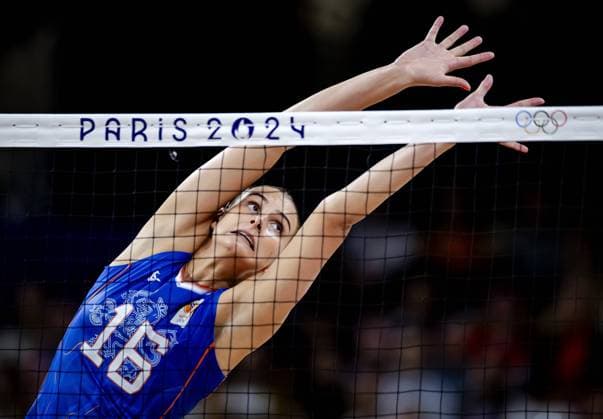 PARIS - Indy Baijens during the group match between the Netherlands and Turkey of the volleyball tournament during the Olympic Games, Olympische Spiele, Olympia, OS The Dutch volleyball women last participated in the Games in 2016 in Rio de Janeiro. ANP ROBIN VAN LONKHUIJSEN xVIxANPxSportx xxANPxIVx 504538925 originalFilename: 504538925.jpg