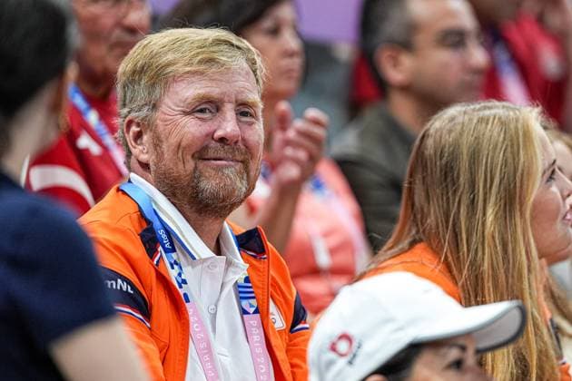 2024-07-29 Volleybal - Olympic Games, Olympische Spiele, Olympia, OS Paris 2024 - Day 3 PARIS, FRANCE - JULY 29: king Willem-Alexander van Oranje of the Netherlands looks up during the Volleybal - Olympic Games Paris 2024 match between Netherlands and Turkiye on Day 3 at Paris Arena on July 29, 2024 in Paris, France. (Photo by Andre Weening BSR Agency) Paris France Content not available for redistribution in The Netherlands directly or indirectly through any third parties. Copyright: xBSRxAgencyx