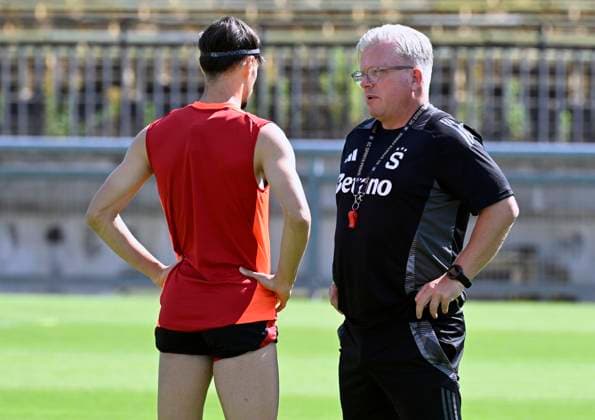 From left: player Veljko Birmancevic and coach Lars Friis attend Sparta s training session before the Champions League second preliminary round rematch Sparta Prague - Shamrock Rovers, in Prague, Czech Republic, July 29, 2024. (CTKxPhoto KaterinaxSulova) CTKPhotoP2024072904712  CTKPhotoP2024072904712