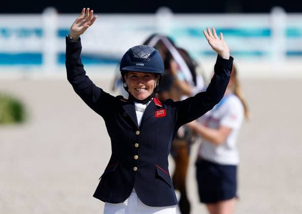 Laura Collett of Great Britain (Bronze) celebrates with their medal after the Equestrian Eventing Individual Jumping Final Paris 2024 Olympic Games, Olympische Spiele, Olympia, OS Day Two, Paris, France - 29 Jul 2024  Copyright: xManuelxReino Shutterstockx 14608190ew