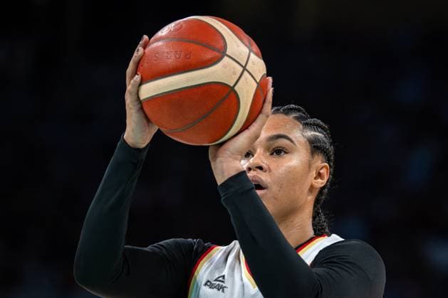 Olympische Spiele Paris 2024 Basketball Lille 29.07.2024 Vorrunde Frauen Damen Deutschland (GER) - Belgien (BEL) Satou Sabally (Deutschland, No.00) *** Olympic Games Paris 2024 Basketball Lille 29 07 2024 Preliminary round Women Women Germany GER Belgium BEL Satou Sabally Germany, No 00