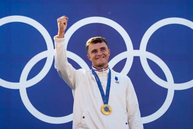 Nicolas Gestin of Team France celebrates on the podium after winning the gold medal in the Men s C1 Canoe Slalom final at the Vaires-sur-Marne Nautical Stadium outside Paris during the 2024 Paris Summer Olympic Games, Olympische Spiele, Olympia, OS in Paris, France, Monday, July 29, 2024.  OLY20240729404 PaulxHanna