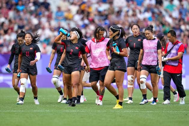 (240729) -- PARIS, July 29, 2024 -- Athletes of team China react during the rugby sevens women s pool A match between China and Canada at Paris 2024 Olympic Games, Olympische Spiele, Olympia, OS in Paris, France, July 29, 2024. Xu Chang) (PARIS2024) FRANCE-PARIS-OLY-RUGBY SEVENS xuchang 