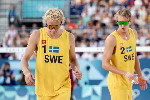 240729 David Ahman and Jonatan Hellvig of Sweden in men s preliminary round beach volleyball match between Sweden and Qatar during day 3 of the Paris 2024 Olympic Games on July 29, 2024 in Paris Photo Vegard Grott BILDBYRAN code VG VG0637 bbeng,olympic games,olympics,os,ol,olympiska spel,olympiske leke  Copyright: VEGARDxGRoTT BB240729VG091