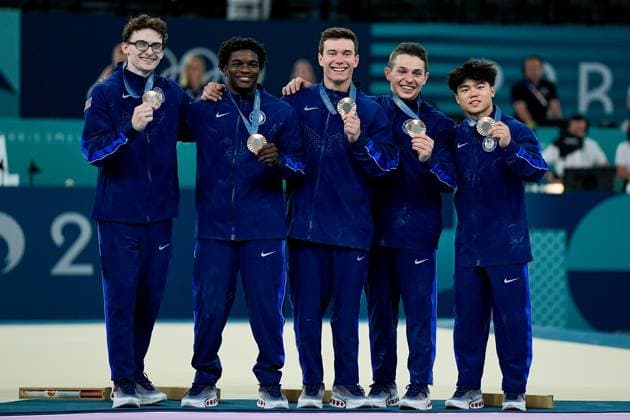 PARIS, FRANCE JULY 29 L R Stephen Nedoroscik of United States, Frederick Richard of United States, Brody Malone of United States, Paul Juda of United States, Asher Hong of United States pose for a photo with their bronze medalduring the Men s Artistic Gymnastics Team Final on day three of the Olympic Games Paris 2024 at Bercy Arena on July 29, 2024 in Paris, France Paris Bercy Arena France Copyright: xJustPictures.ch DanielaxPorcellix jp-en-EuSpIm-20240729-_DP21305