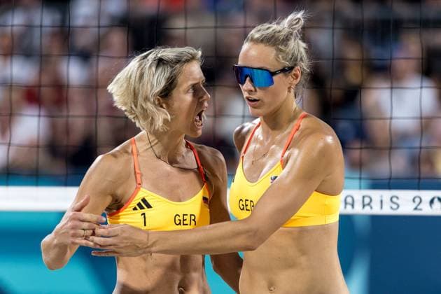 Olympic Games Beach Volleyball Paris 29 07 2024 Laura Ludwig of Germany, left, and Louisa Lippmann of Germany in the beach volleyball preliminary phase game France Placette Richard vs Germany Ludwig Lippmann at the Olympic Games Paris 29 07 2024 Copyright: xBEAUTIFULxSPORTS OlafxRellischx