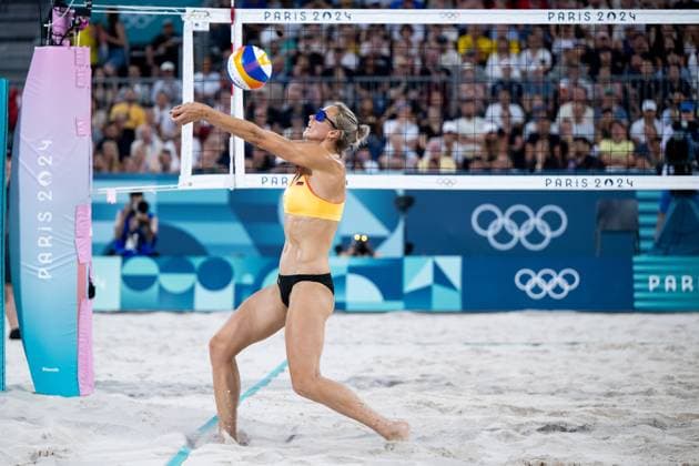 IPPMANN Louisa Germany on the ball, PLACETTE Lezana, RICHARD Alexia France vs LUDWIG Laura, LIPPMANN Louisa Germany , FRA, Olympic Games Paris 2024, Beach Volleyball, Women Preliminary Round Pool F, 29 07 2024 FRA, Olympic Games Paris 2024, Beach Volleyball, Women Preliminary Round Pool F, 29 07 2024 Paris Copyright: xEibner-Pressefoto Memmlerx EP_MMR