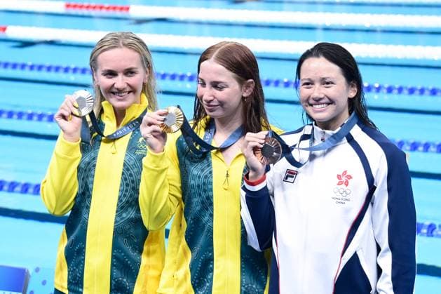 Mollie O Callaghan ( AUS ) , Ariarne Titmus ( AUS ) and Siobhan Haughey ( HKG ) celebrate with their medals during the 2024 Olympics Games Swimming 200 m freestyle at Paris La Defense Arena on July 29, 2024 in Paris, France. ( Photo by federico pestellini DPPI Panoramic ) - JO 2024 : Natation - Jeux Olympiques 2024 - Paris2024 - Paris - 29 07 2024 DPPI Panoramic 