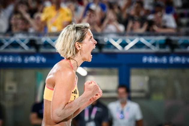 29 07 2024, Paris, Eiffel Tower Stadium Beach volleyball, Olympic Games, preliminary round, cheers Laura Ludwig GER