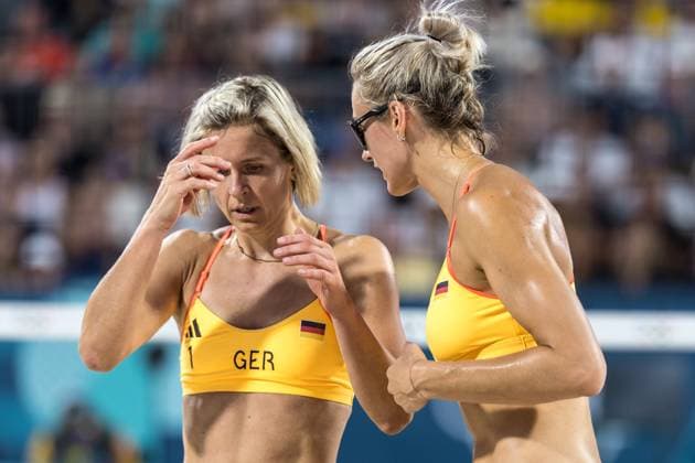 Olympic Games Beach Volleyball Paris 29 07 2024 Laura Ludwig of Germany, right, and Louisa Lippmann of Germany, right, in the beach volleyball preliminary phase game France Placette Richard vs Germany Ludwig Lippmann at the Olympic Games Paris 29 07 2024 Copyright: xBEAUTIFULxSPORTS OlafxRellischx