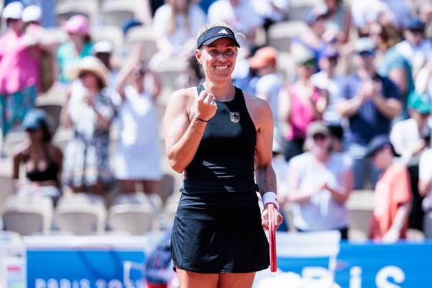 FRA, Paris, Olympic Games Paris 2024, 30 07 2024, Tennis SINGLE Women, Third Round Angelique Kerber Germany Leylah Fernandez Canada , Tennis Stadium Roland Garros Court Simonne Mattehieu Angelique Kerber Germany cheers after the victory, happy Copyright: HMBxMedia SteffiexWunderl