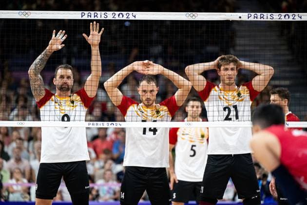 GROZER Gyorgy Germany, 09 , KARLITZEK Moritz Germany, 14 , KRICK Tobias Germany, 21 in block at the net, FRA, Olympic Games Paris 2024, Volleyball, Men, United States of America USA vs. Germany GER , Group Stage, Pool C, 30 07 2024 FRA, Olympic Games Paris 2024, Volleyball, Men, United States of America USA vs. Germany GER , Group Stage, Pool C, 30 07 2024 Paris Copyright: xEibner-Pressefoto Memmlerx EP_MMR