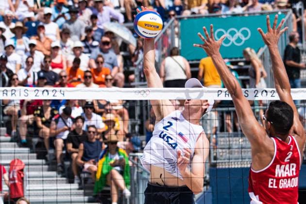 Andrew Benesh (USA) - Volleyball de plage - Beach volleyball, Beachvolleyball Men’s Beach Volleybal event, Preliminary pool D during the Olympic Games, Olympische Spiele, Olympia, OS Paris 2024 JO 2024 : Volleyball de plage - Jeux Olympiques 2024 - Paris2024 - Paris - 30 07 2024 DPPI Panoramic 