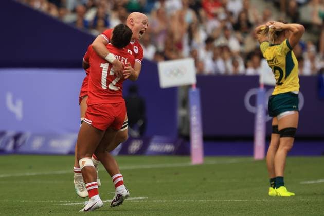 OLY24 RUGBY SEVENS, Olivia Apps (above) celebrates with teammates following the Rugby Sevens WomenÕs Semi Final match match between Australia and Canada at the 2024 Paris Olympic Games, Olympische Spiele, Olympia, OS in Paris, France, Tuesday, July 30, 2024. ( NO ARCHIVING, EDITORIAL USE ONLY, NO USE IN BOOKS WITHOUT CONSENT PARIS FRANCE Copyright: xIAINxMCGREGORx 20240731124955678478