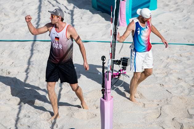 FRA, Olympic Games Paris 2024, Beach Volleyball Mens Preliminary Round Group C, 30 07 2024 Ehlers Wickler FRA vs Bassereau Lynell FRA Ehlers scores against Basserau FRA, Olympic Games Paris 2024, Beach Volleyball Mens Preliminary Round Group C 30 07 2024 Paris Copyright: xEibner-Pressefoto RogerxBuerkex EP_RBE