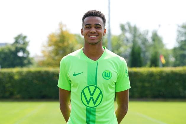 VfL Wolfsburg, Photo session Wolfsburg, 25 07 2024, MediaDay, Photo session, Portrait, David Odogu VfL Wolfsburg