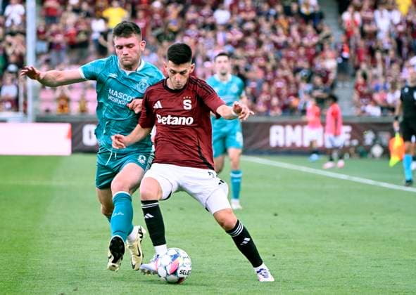L-R Josh Honohan (Shamrock) and Imanol Garcia de Albeniz (Sparta) in action during the AC Sparta Praha vs Shamrock Rovers return match of 2nd qualifying round for the UEFA Champions League, in Prague, Czech Republic, on July 30, 2024. (CTKxPhoto KaterinaxSulova) CTKPhotoP2024073011032  CTKPhotoP2024073011032