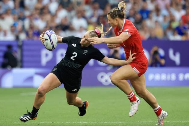 OLY24 RUGBY SEVENS, Jorja Miller of New Zealand (left) in action during the Women s Gold Medal Rugby Sevens match between New Zealand and Canada at the Stade de France, as part of the 2024 Paris Olympic Games, Olympische Spiele, Olympia, OS in Saint-Denis, France, Tuesday, July 30, 2024. ( NO ARCHIVING, EDITORIAL USE ONLY, NO USE IN BOOKS WITHOUT CONSENT SAINT-DENIS FRANCE Copyright: xIAINxMCGREGORx 20240731188975004537