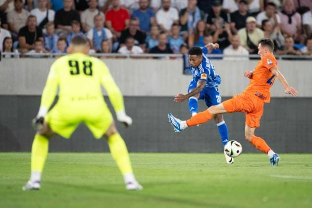 Cesar Blackman shoots during UEFA Champions league preliminary quaterfinal match, SK Slovan Bratislava - NK Celje, 30. july 2024 Copyright: xMICHALxFAJT,ZOSPORTU.SKx DSC_5840