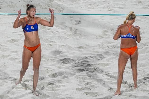 2024-07-30 Beach Volleybal - Olympic Games, Olympische Spiele, Olympia, OS Paris 2024 - Day 4 PARIS, FRANCE - JULY 30: Katja Stam of the Netherlands competing in the Women s Preliminary Phase during Day 4 of Beach Volleybal - Olympic Games Paris 2024 at Eiffel Tower Stadium on July 30, 2024 in Paris, France. (Photo by Andre Weening BSR Agency) Paris France Content not available for redistribution in The Netherlands directly or indirectly through any third parties. Copyright: xBSRxAgencyx