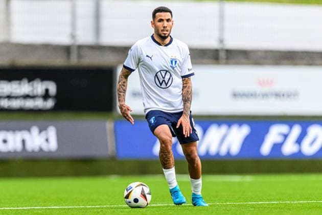 240730 Sergio Pena Flores of Malmö FF during the UEFA Champions League football match between Klaksvik and Malmö FF on July 30, 2024 in Klaksvik Photo Mathilda Ahlberg BILDBYRAN kod MA MA0693 fotboll football soccer fotball champions league klaksvik malmö ff bbeng Qualifiers kval  Copyright: MATHILDAxAHLBERG BB240730MA087