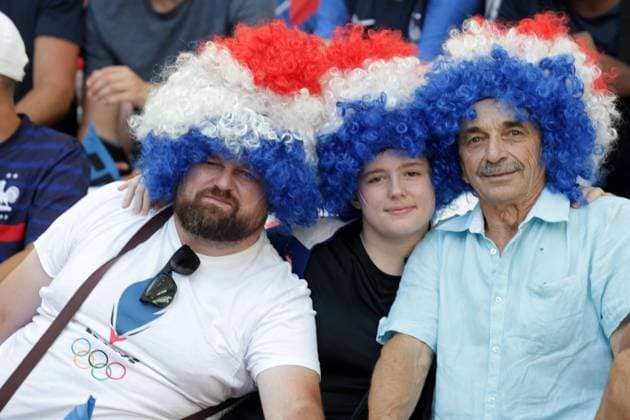 Paris 2024 - Football - France Defeat New Zealand French team celebrating their victory in the Group A Match between France and New Zealand during the Olympic Games, Olympische Spiele, Olympia, OS Paris 2024, at Stadium-Marseille, on July 30, 2024 in Marseille, France. Photo by Patrick Aventurier ABACAPRESS.COM Marseille France  Copyright: xAventurierxPatrick ABACAx