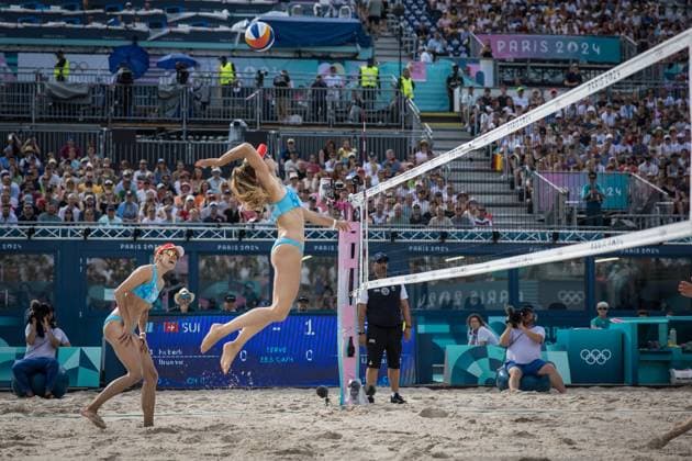 Olympic Games Beach Volleyball Paris 31 07 2024 Nina Brunner of Switzerland in action in the beach volleyball preliminary phase game Switzerland Hueberli Buner vs Germany Ludwig Lippmann at the Olympic Games Paris 31 07 2024 Copyright: xBEAUTIFULxSPORTS OlafxRellischx