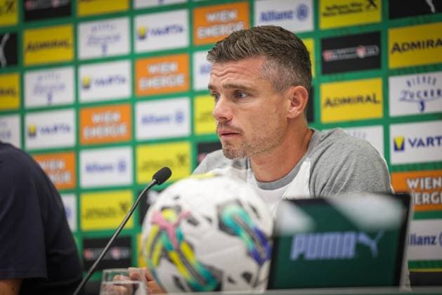 SOCCER - UEFA EL, Rapid vs Krakow VIENNA,AUSTRIA,31.JUL.24 - SOCCER - UEFA Europa League, qualification, SK Rapid Wien vs Wisla Krakow, preview, press conference, PK, Pressekonferenz Rapid. Image shows head coach Robert Klauss (Rapid).  GEPAxpictures xDavidxBitzan