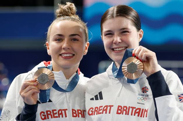 Andrea Spendolini-Sirieix and Lois Toulson of Great Britain celebrate with their Bronze Medals in the Women s Synchronised 10m Platform Final Paris 2024 Olympic Games, Olympische Spiele, Olympia, OS Day Five, Paris, France - 31 Jul 2024  Copyright: xManuelxReino Shutterstockx 14612466ax